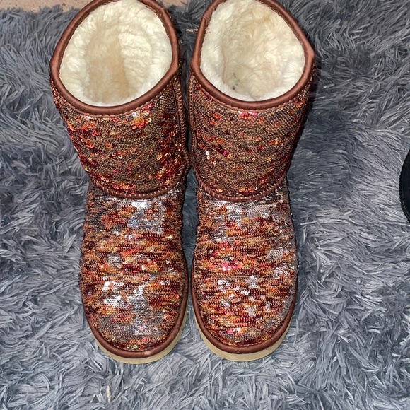 Uggs with silver and brown sequins - Picture 1 of 5